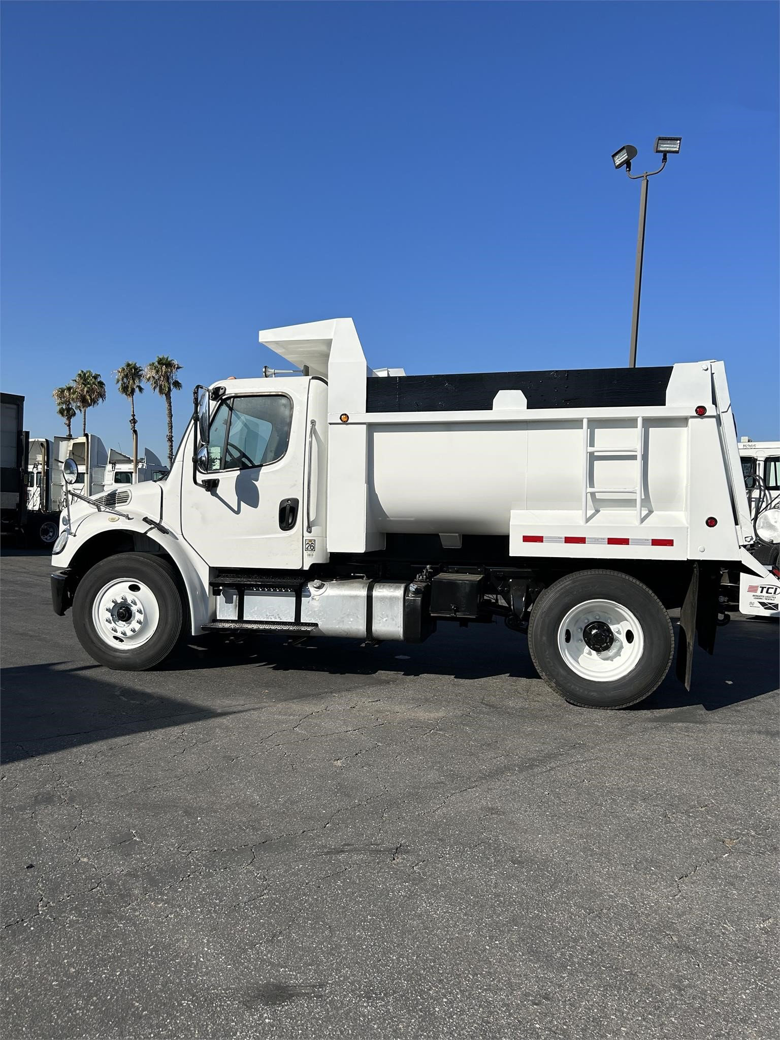 2017 FREIGHTLINER BUSINESS CLASS M2 106