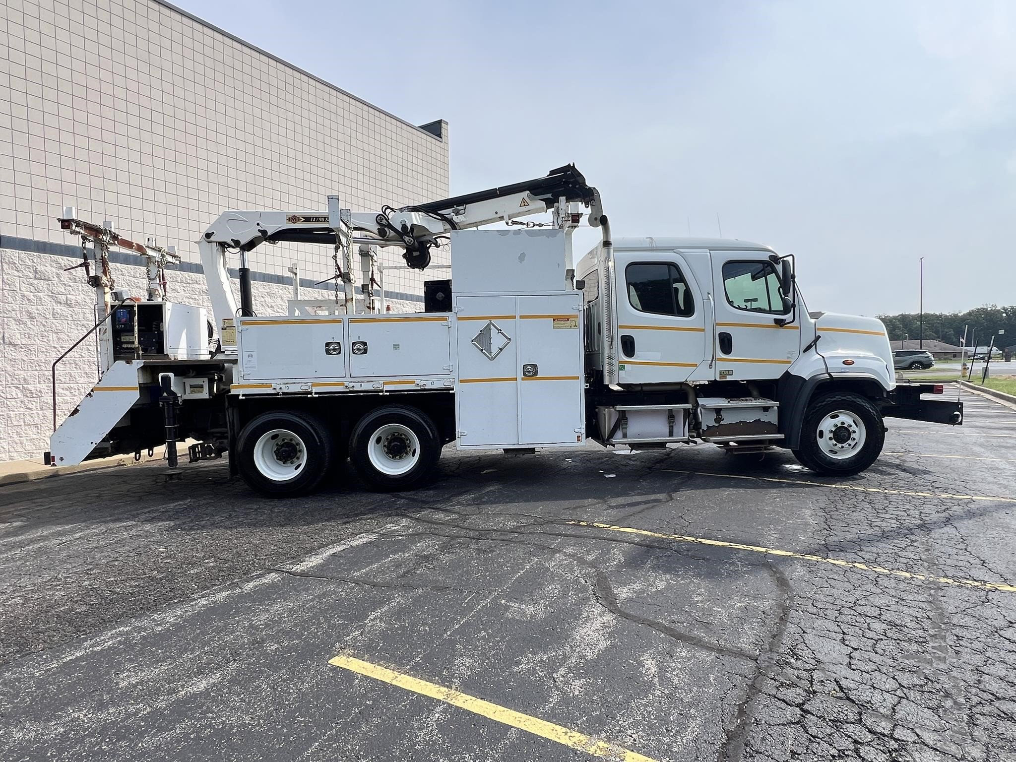 2015 FREIGHTLINER 108SD