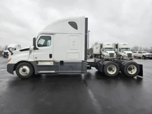 2020 FREIGHTLINER CASCADIA 126