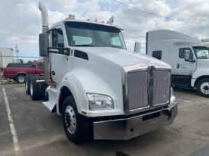 2016 KENWORTH T880