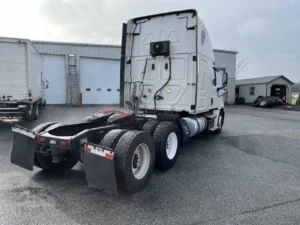 2020 FREIGHTLINER CASCADIA 126