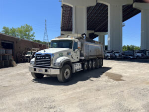 2016 MACK GRANITE GU713