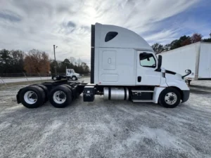 2020 FREIGHTLINER CASCADIA 126